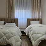Apartment Star Room's *
