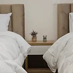 Apartment Star Room's *