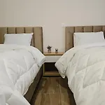 Apartment Star Room's *